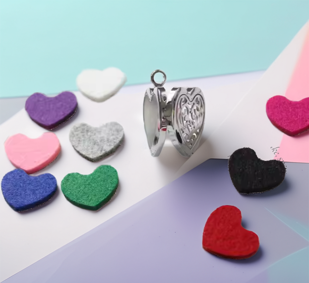 Heart Shape Essential Oil Aromatherapy Diffuser Locket Necklace with 10pcs Pads
