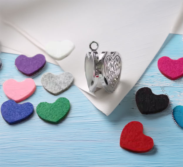 Heart Shape Essential Oil Aromatherapy Diffuser Keychain with 10pcs Pads