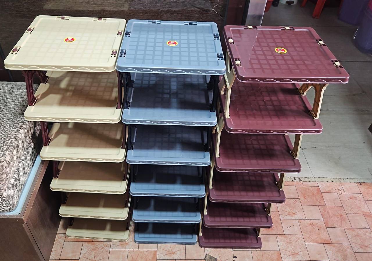 Plastic folding stand / shoe rack