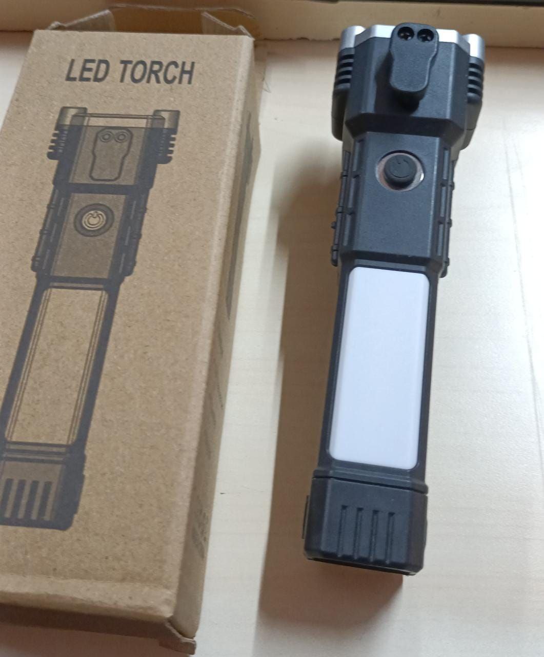 Multifunctional LED Flashlight