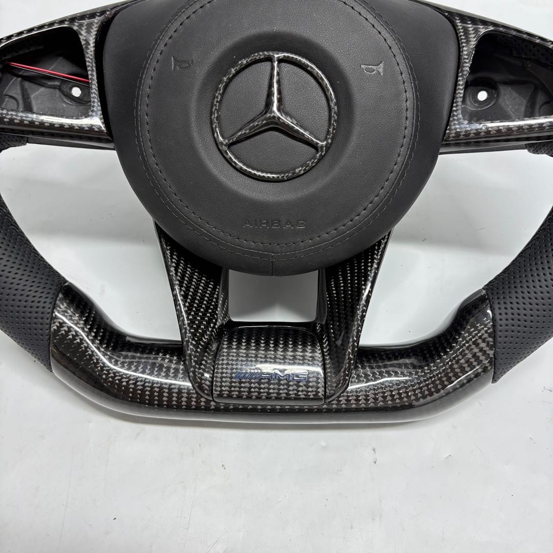 Volant Mercedes-AMG Carbone avec LED