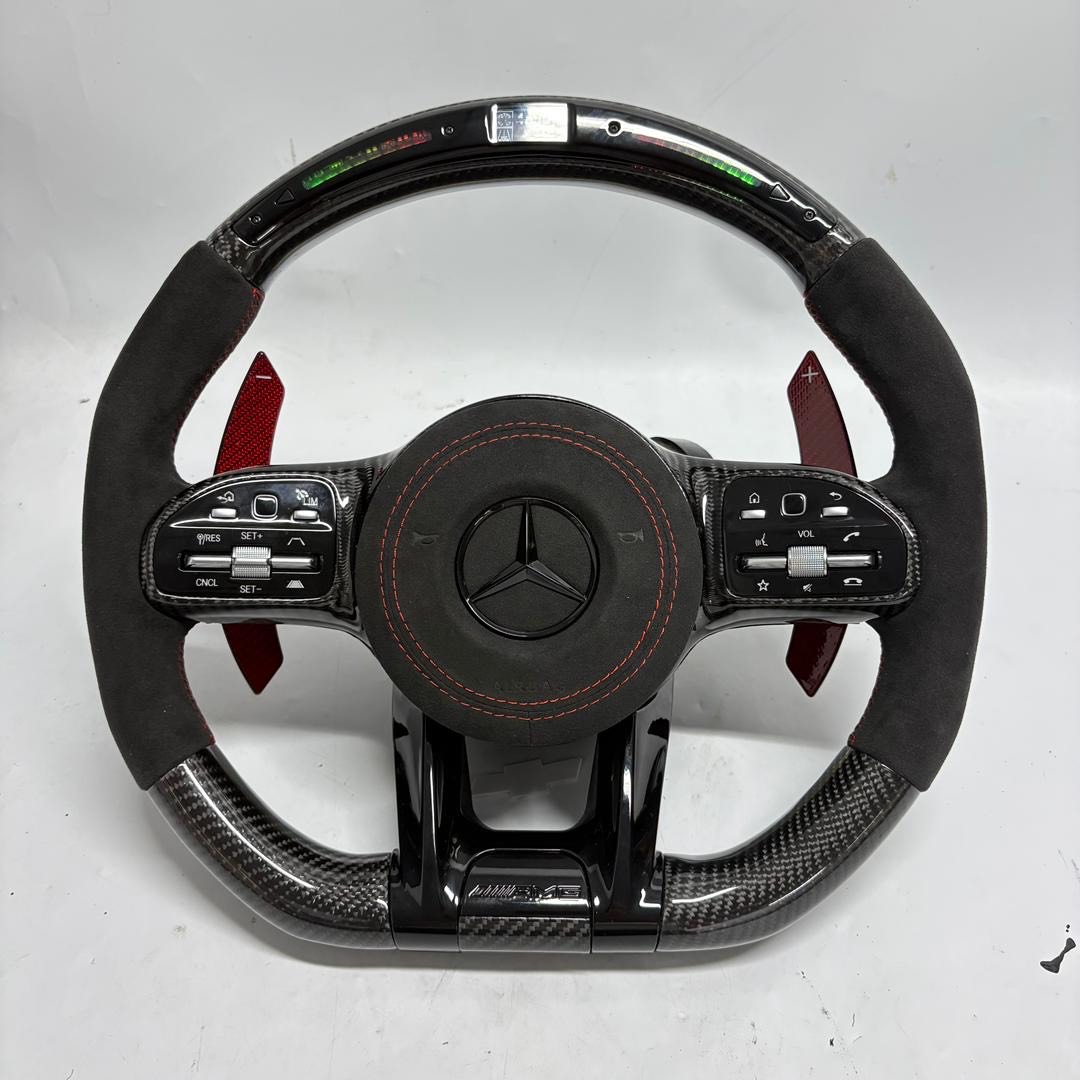 Volant Mercedes-AMG Performance – Carbone avec LED intégrées (Custom)