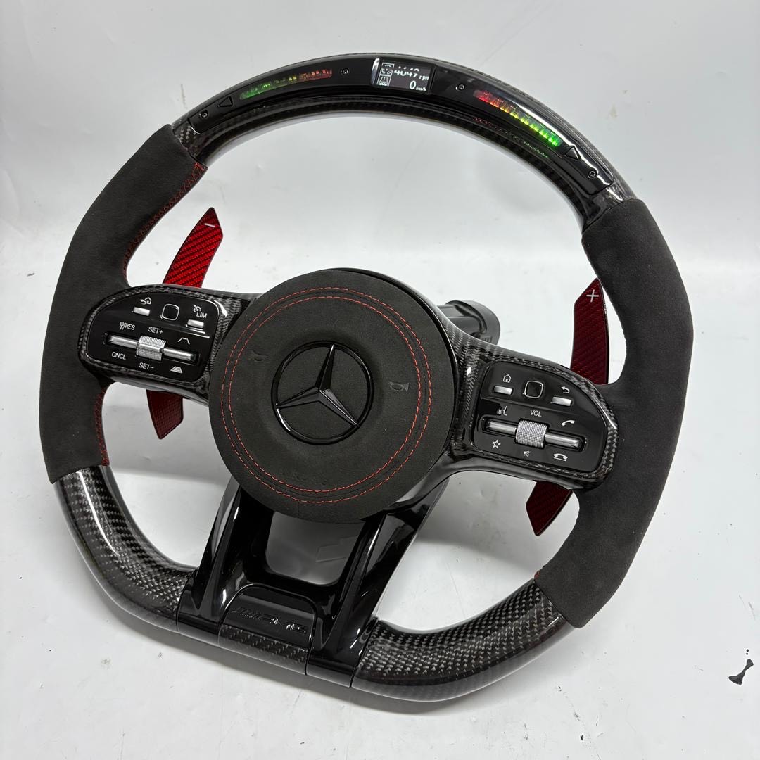 Volant Mercedes-AMG Performance – Carbone avec LED intégrées (Custom)