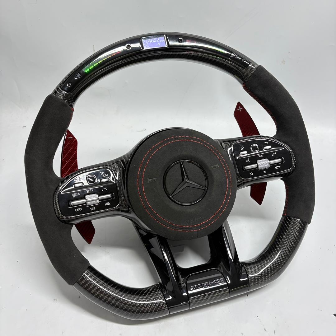 Volant Mercedes-AMG Performance – Carbone avec LED intégrées (Custom)