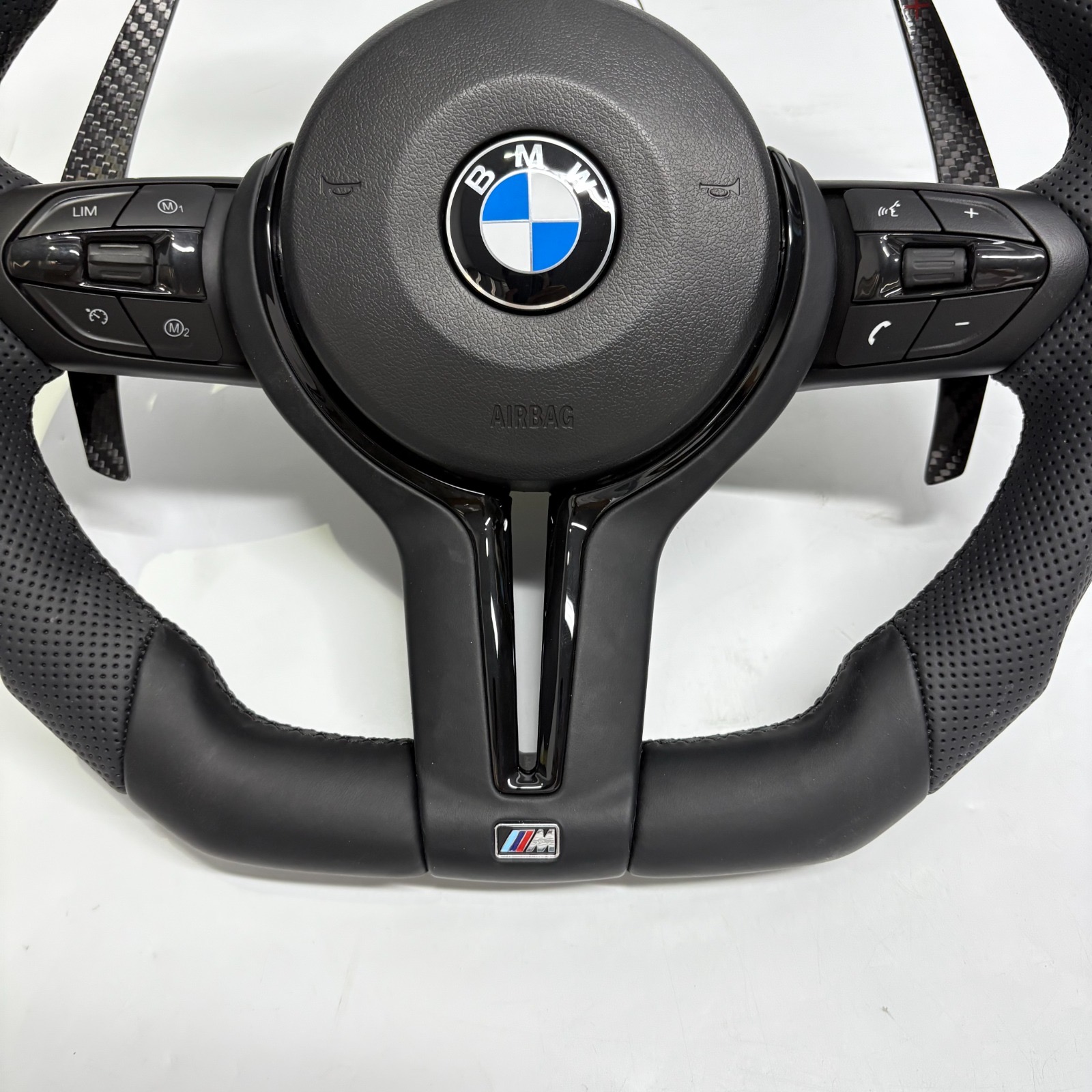 Volant avec led BMW M en fibre de carbone noir