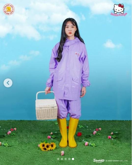 Jas Hujan Setelan Dewasa Elephant Brand Motif Hello Kitty