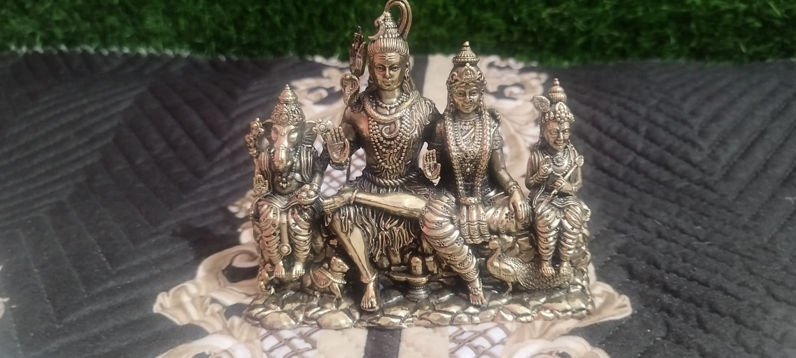 Shiv Parivar Brass Statue - Lord Shiva Family Idol for Home Decor & Puja (10 Inches)