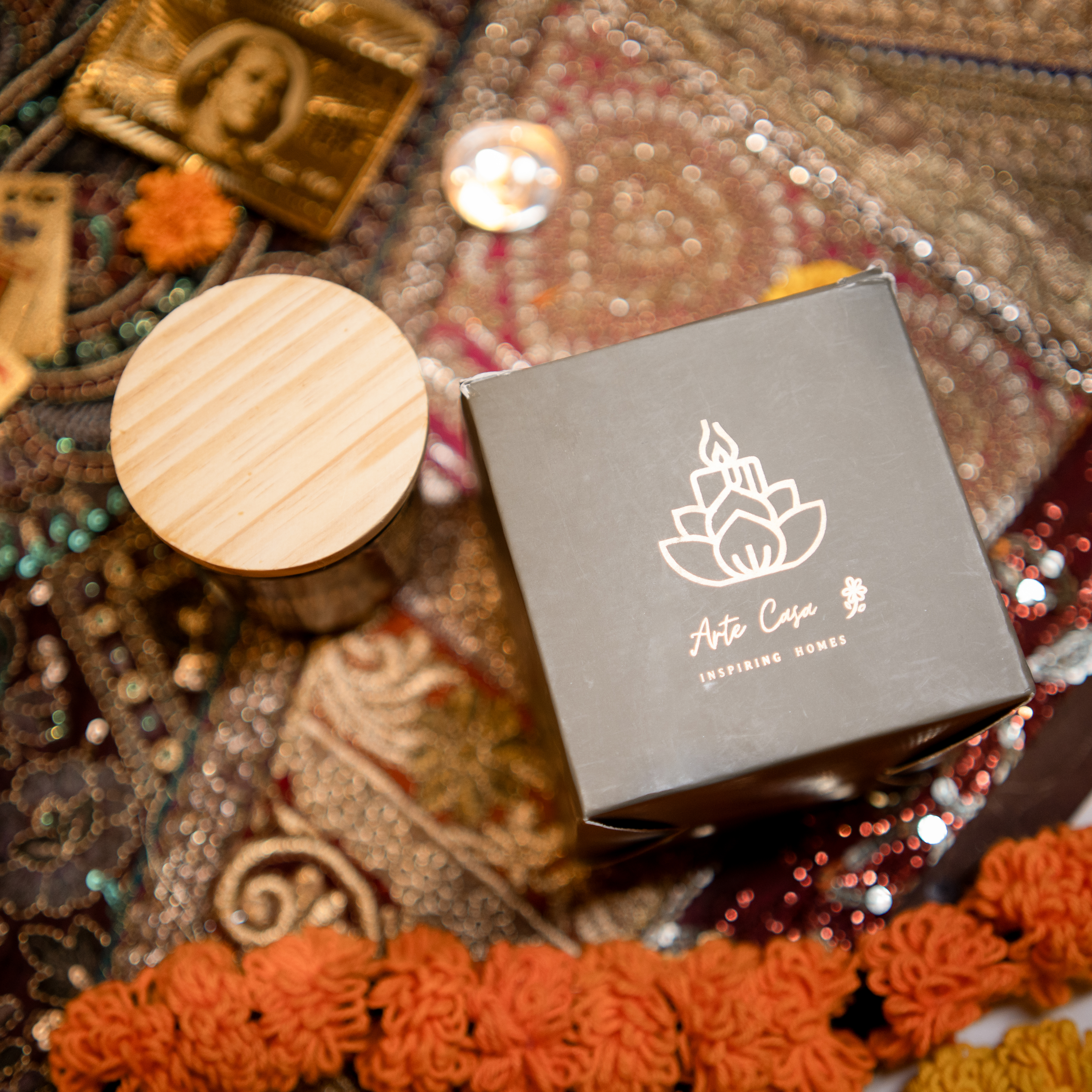 Luxury Sandalwood Scented Candle with Wooden Lid & Gift Box  - ArteCasa