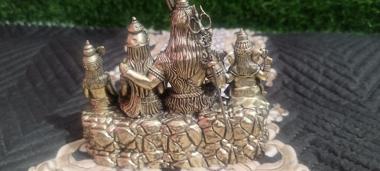 Shiv Parivar Brass Statue - Lord Shiva Family Idol for Home Decor & Puja (10 Inches)