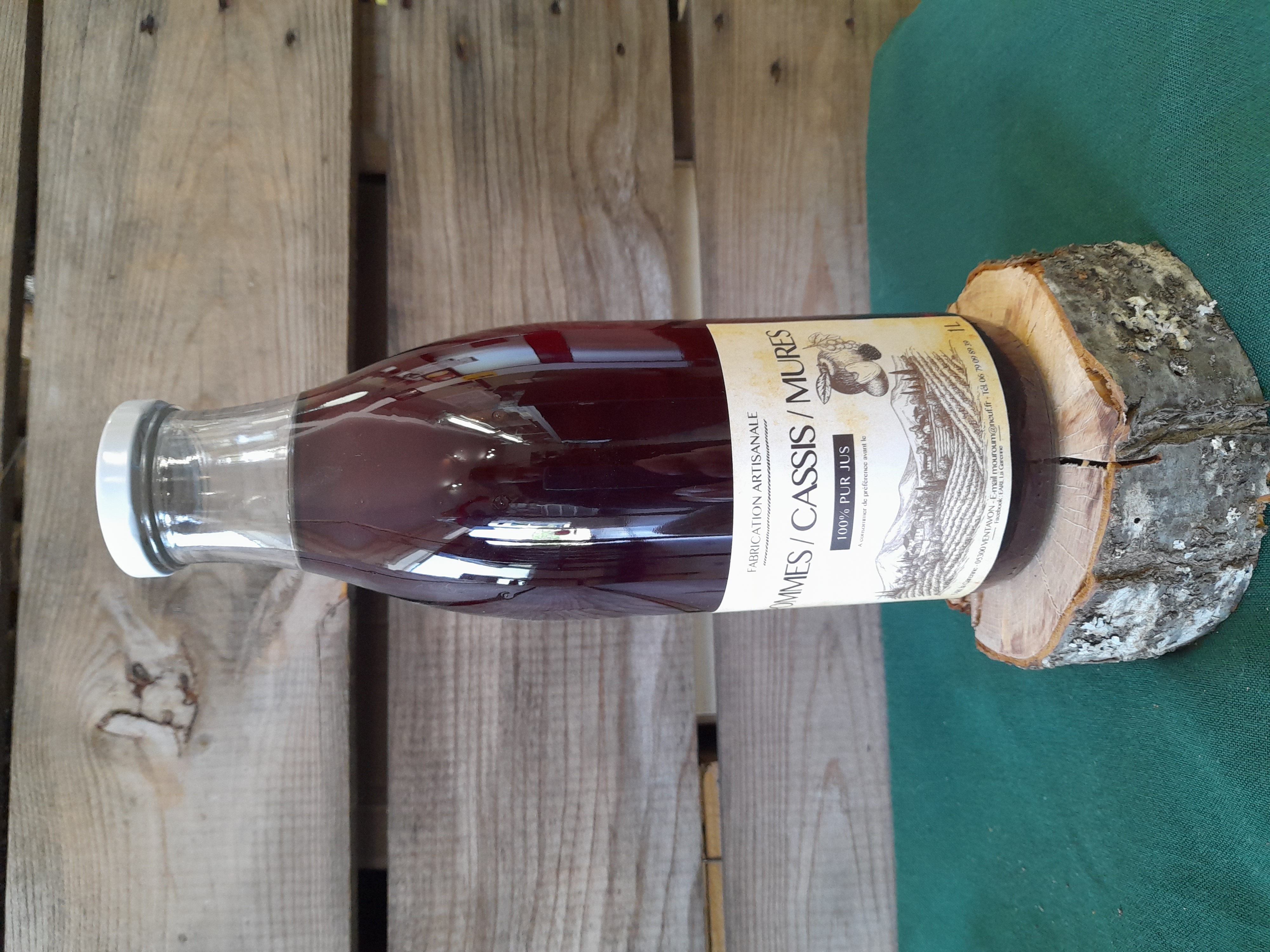 Jus de pommes, cassis, mures 