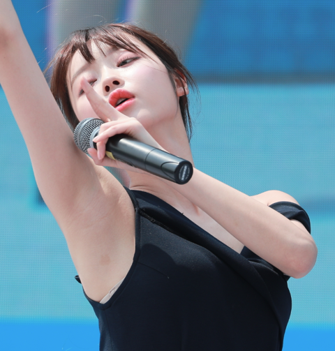 YooA 190522 (848 pics - 8.43 gb)
