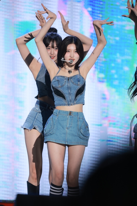 Gaeul 230807 (799 pics - 8.27 gb)