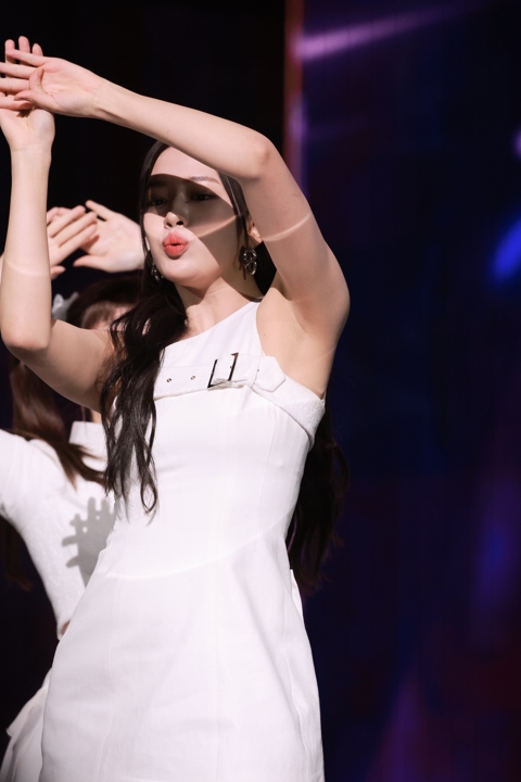 Yujin 221216 (3100 pics - 23.3 gb)
