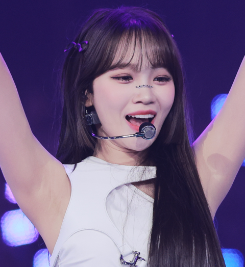 Chaewon 231225 (2000 pics - 13.9 gb)