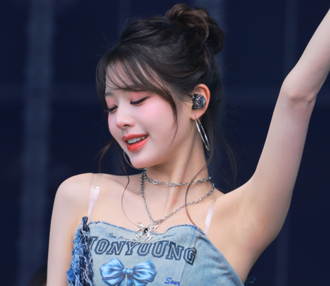Wonyoung 240817 IVE (1,002 pics - 7.65 gb)