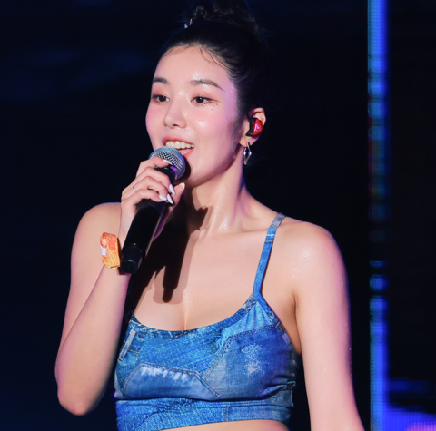 No Pits Eunbi 230819 (512 pics - 4.01 gb)