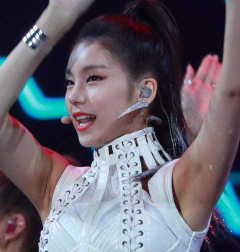 200104 Yeji (179 pics - 1.65 gb)