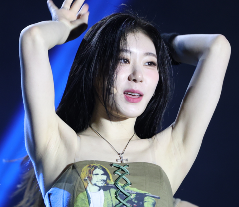 231011 Chaeryeong (112 pics - but great quality with good content)