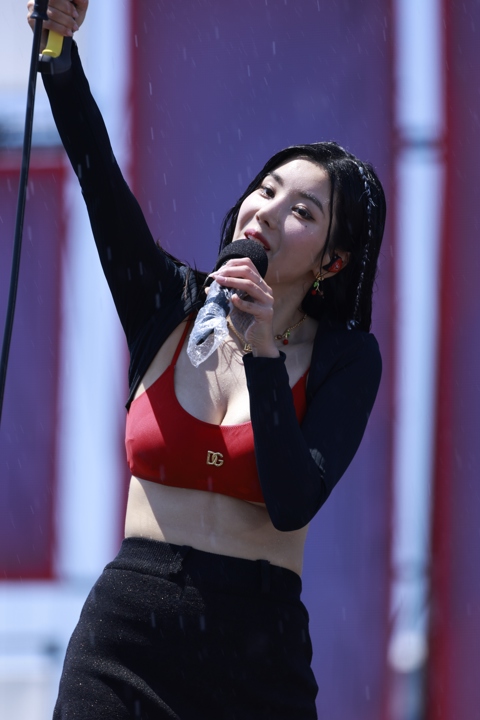 No pits 230722 Eunbi 309 pics (different photographer)