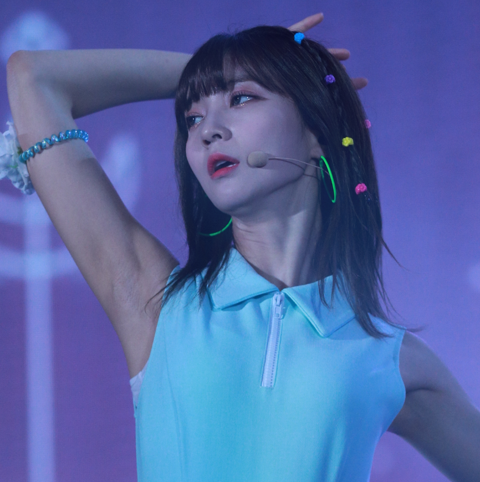 Kim Yu-bin 190825 247 pics - 2.22 gb