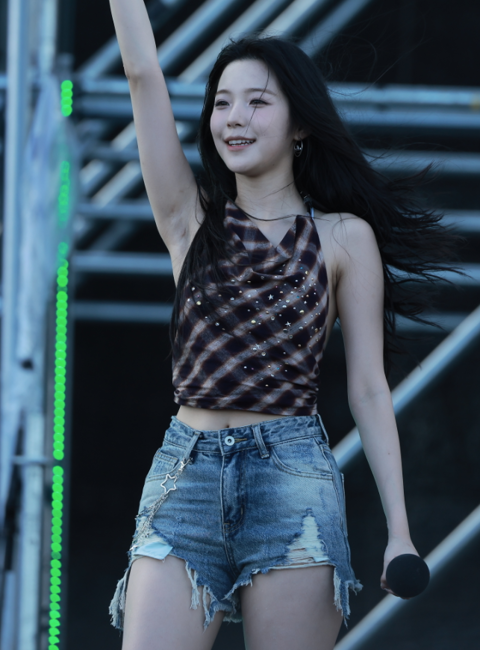 Jiheon 240727 백지헌 (1962 pics - 17.4 gb)