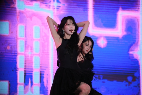 Jiheon 231008 백지헌 (1005 pics - 11.3 gb)