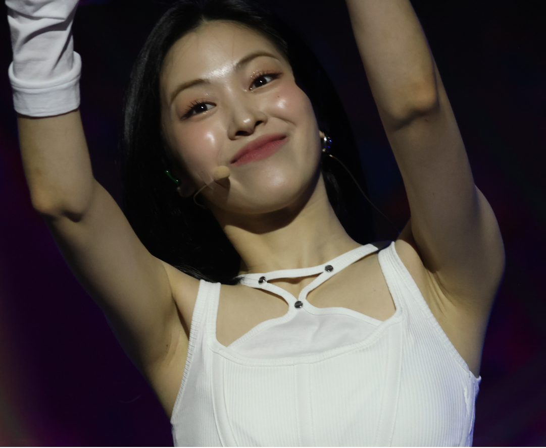 240929 류진 Ryujin 1488 pics