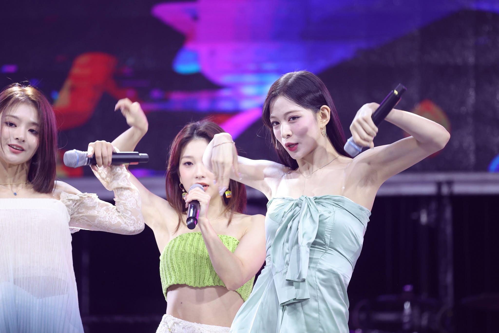 220921 이채영 Chaeyeong 254 pics