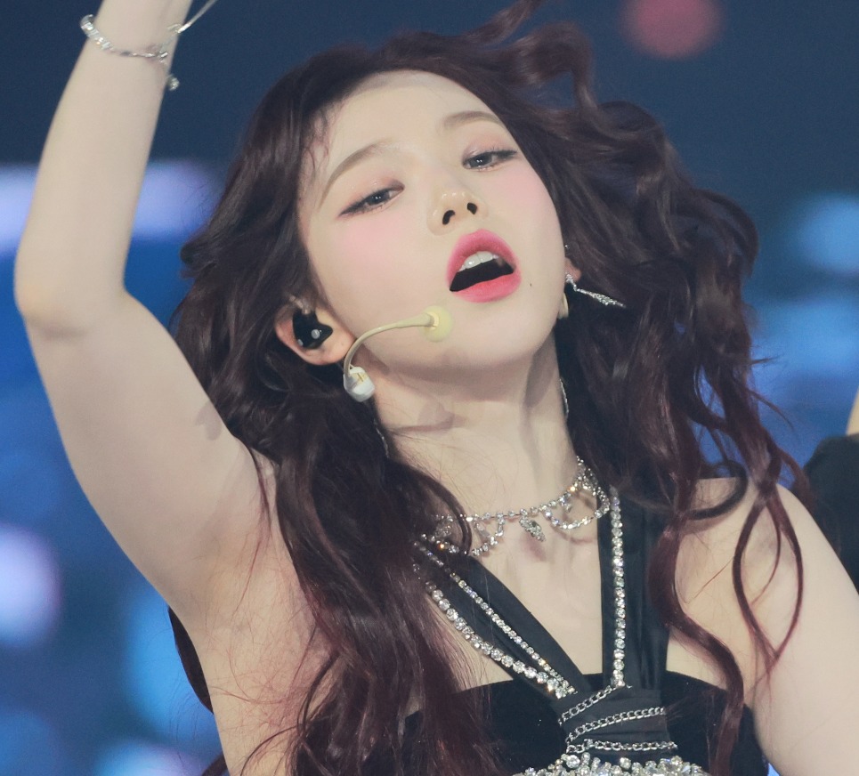241130 카리나 Karina 1056 pics