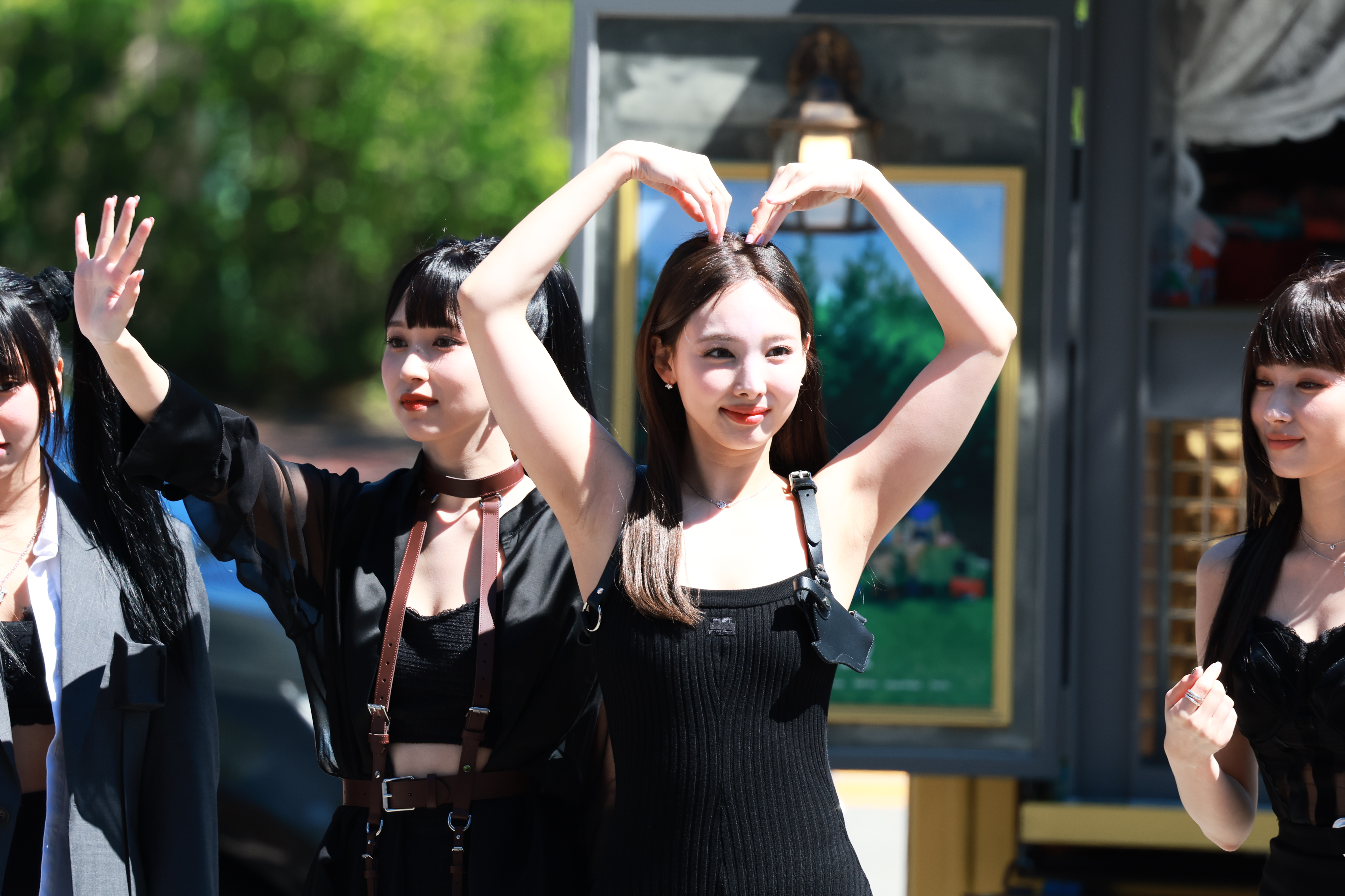 Nayeon 220827 나연 (1019 pics - 8.45 gb)