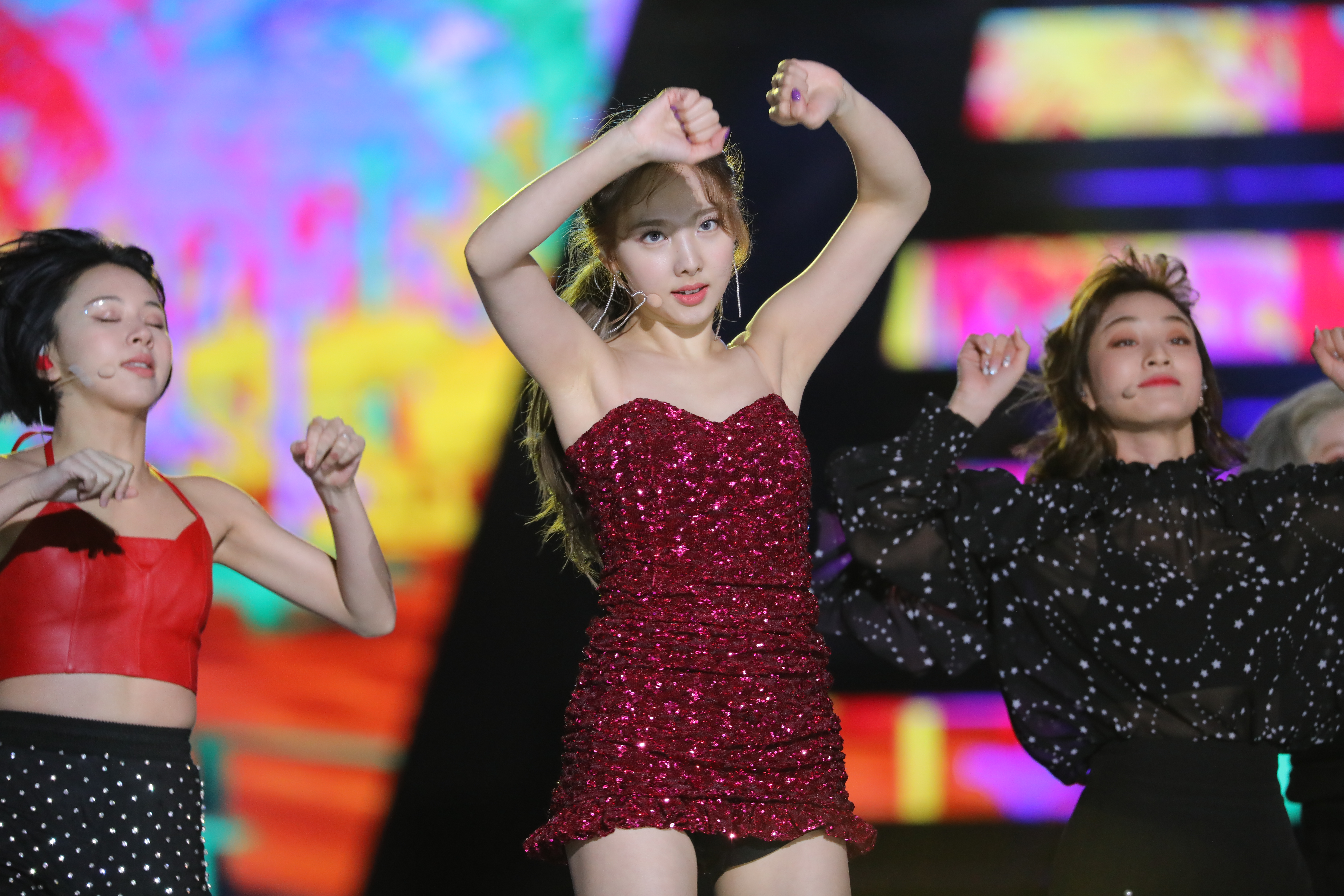 Nayeon 191006 나연 (1392 pics - 8.86 gb)