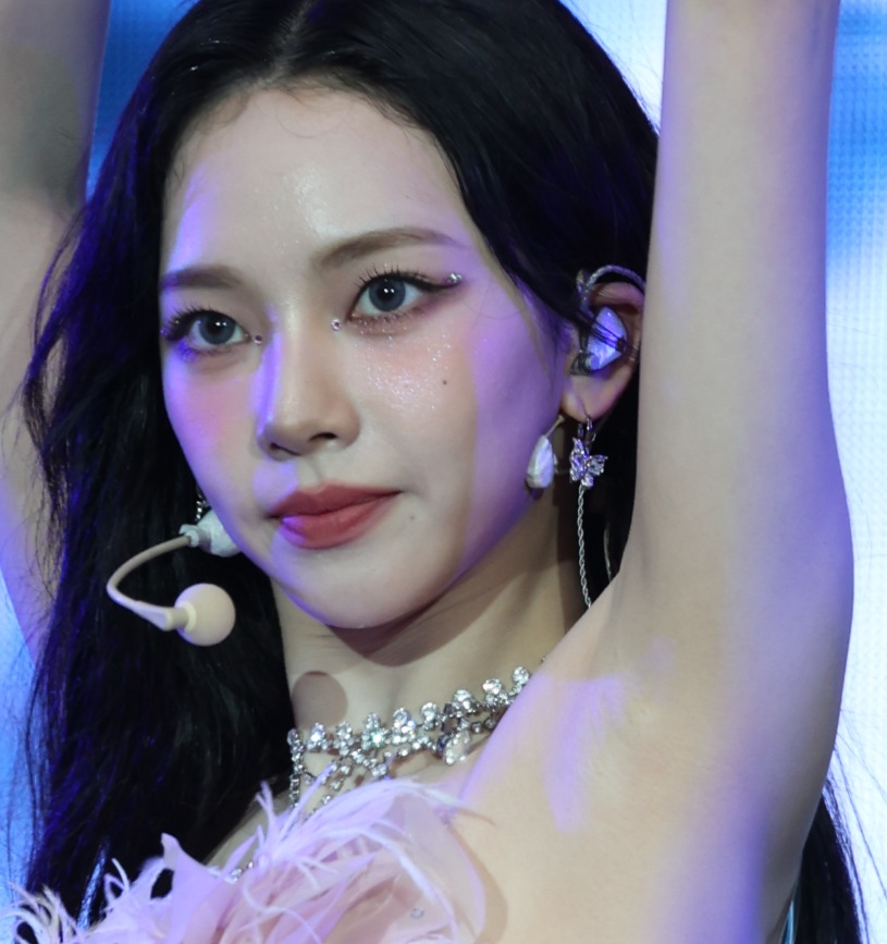 KARINA 230811 카리나   (600 pics - HD)
