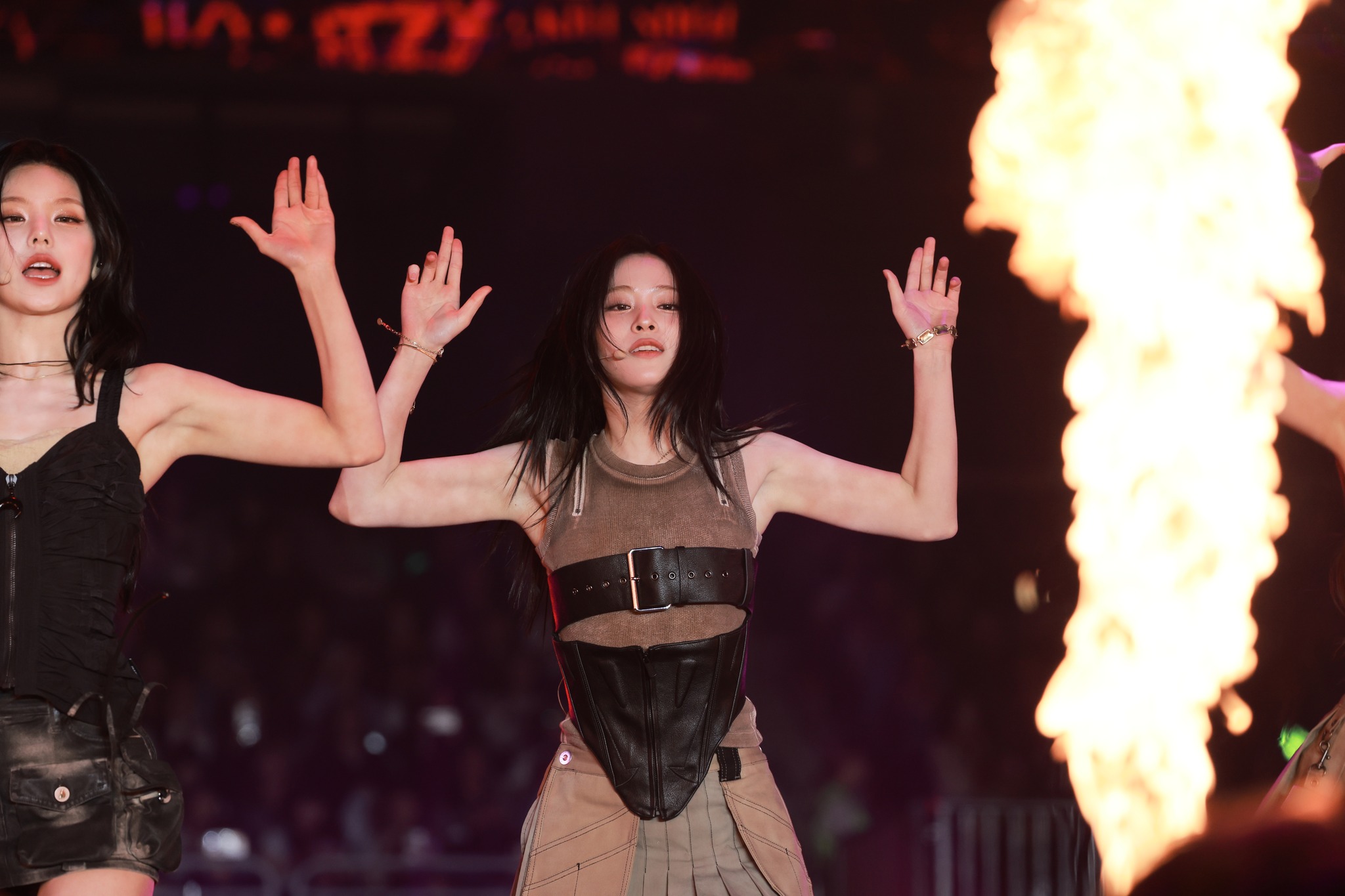 241005 Ryujin 1214 pics ZOOMABLE