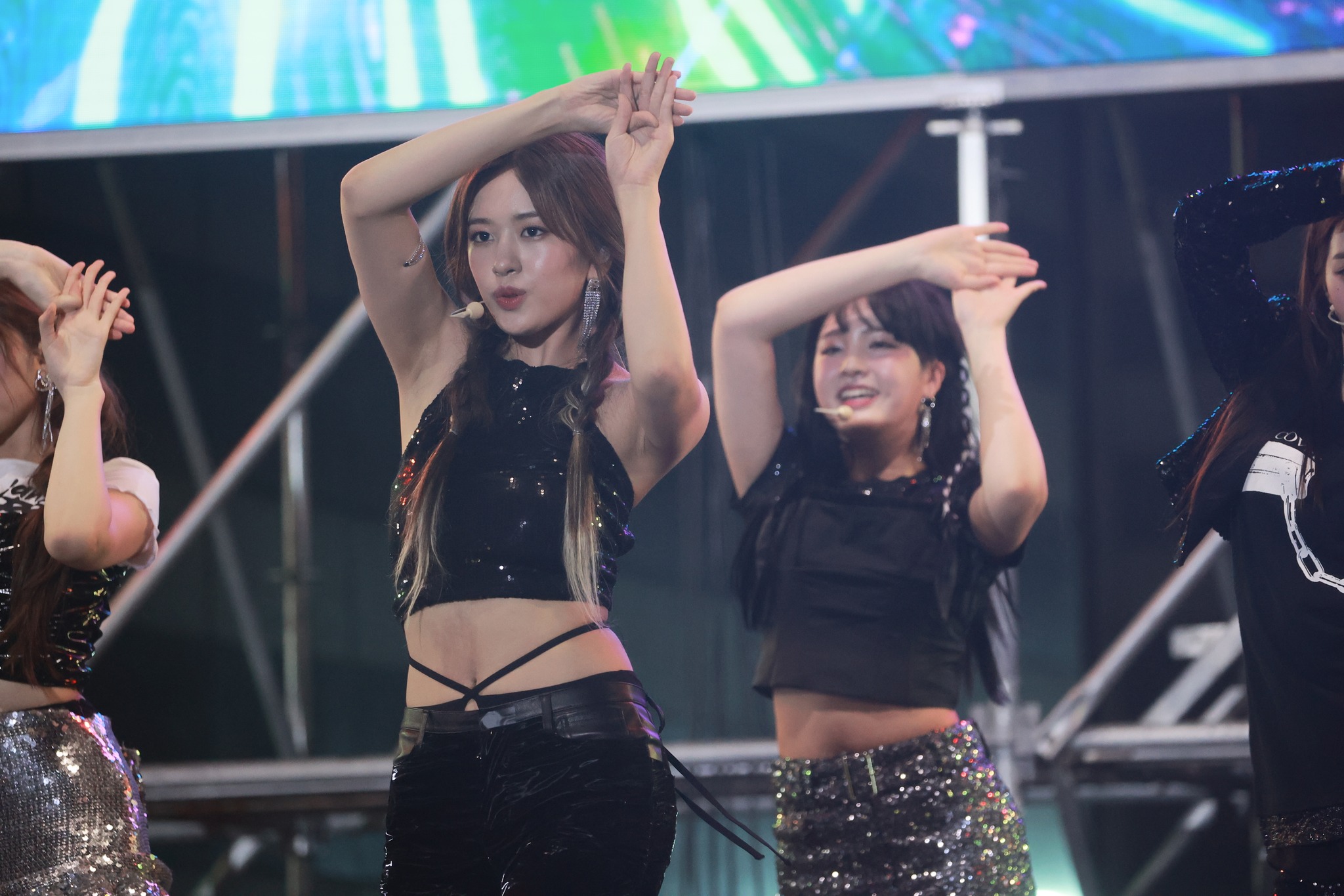 Yujin 220917 4472 pics 27.51 gb