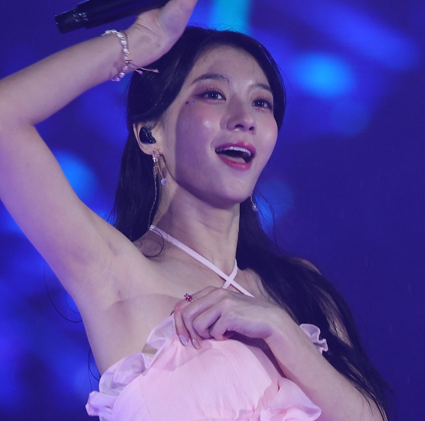 Kim Yu-bin 230430 1086 pics - 8.71 gb