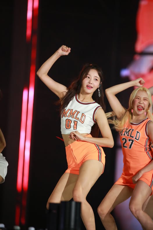 YeonWoo 180802 (680 pics - 3.72 gb)