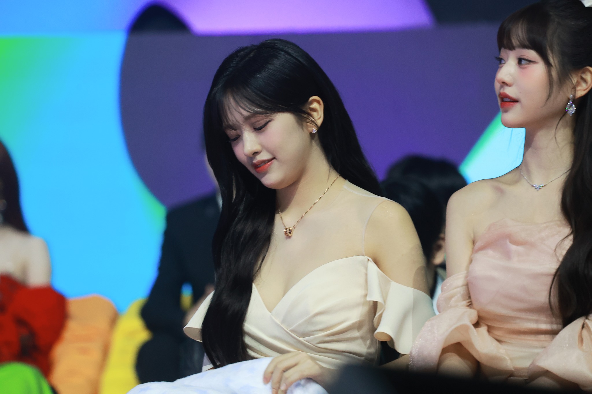 An Yujin 안유진 231202 (1159 pics)