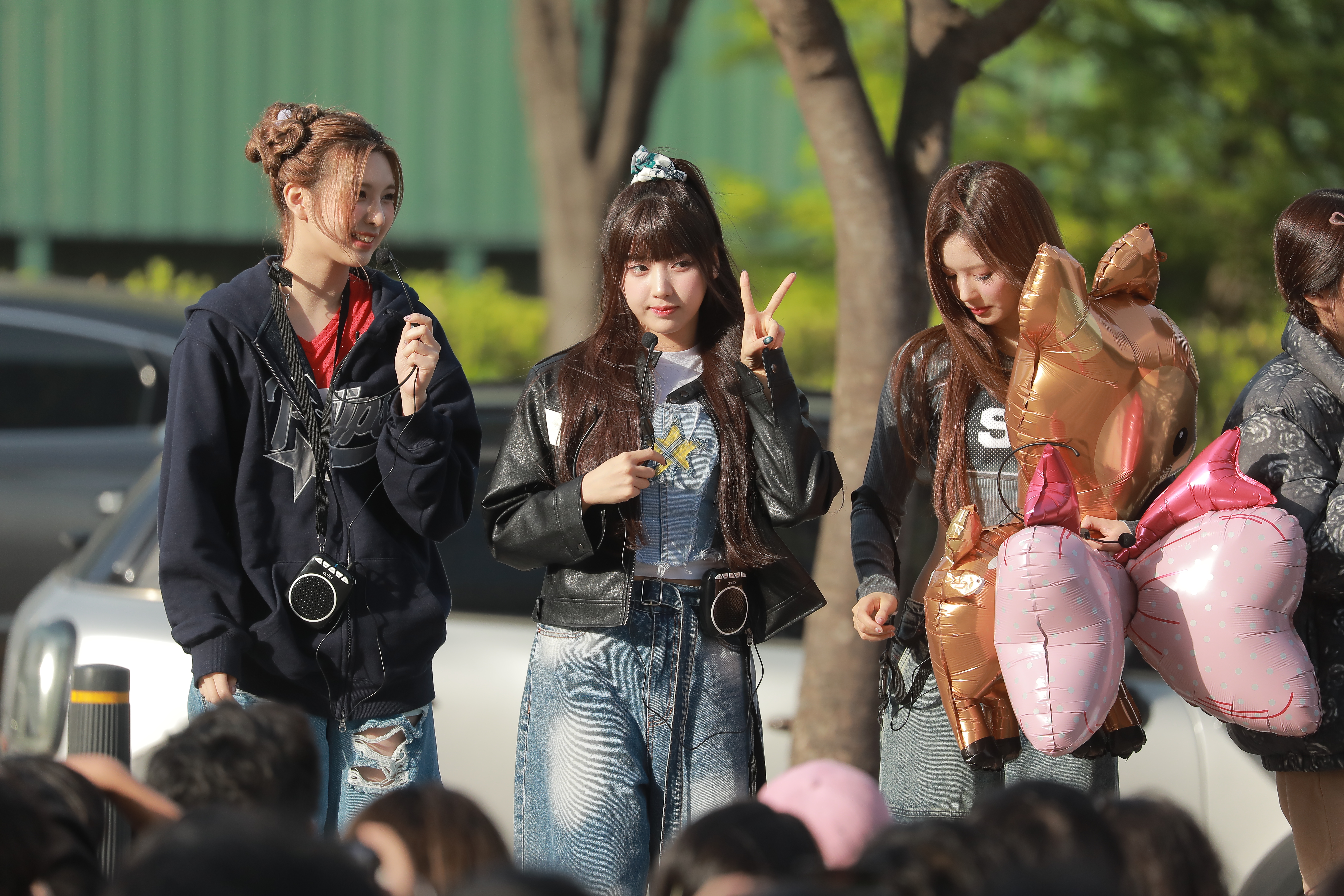 230415 Nmixx 엔믹스 (1409 pics – 12.3 gb)