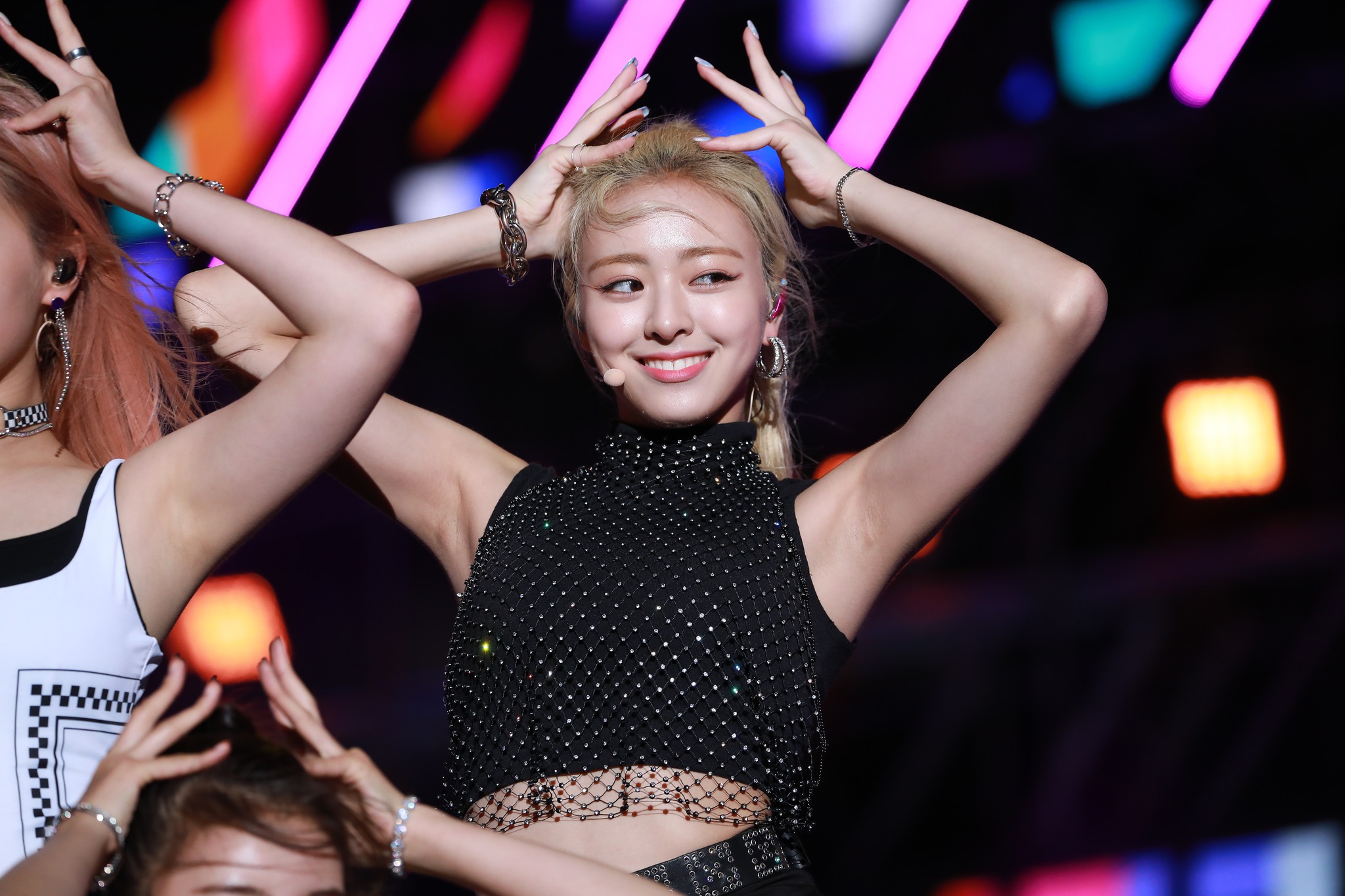 Itzy 191012 (1354 pics - 11.6 gb)