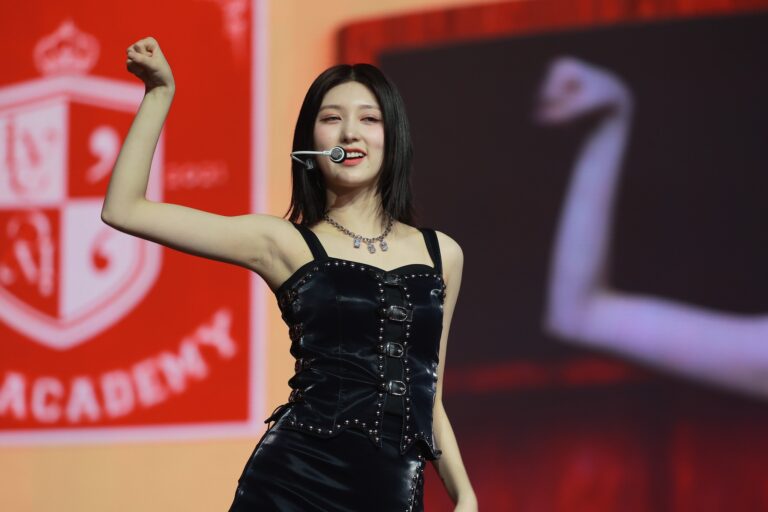 Gaeul 230211 (3.9 gb - 611 pics SUPER HIGH QUALITY)