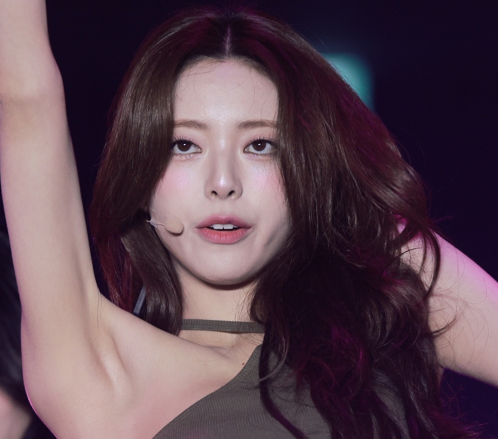 241005 Yuna 2047 pics