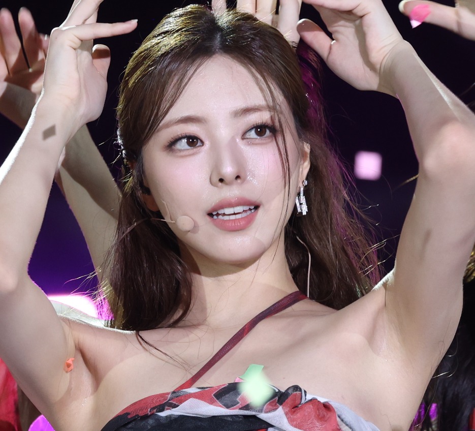 240816 있지 Yuna 360 pics