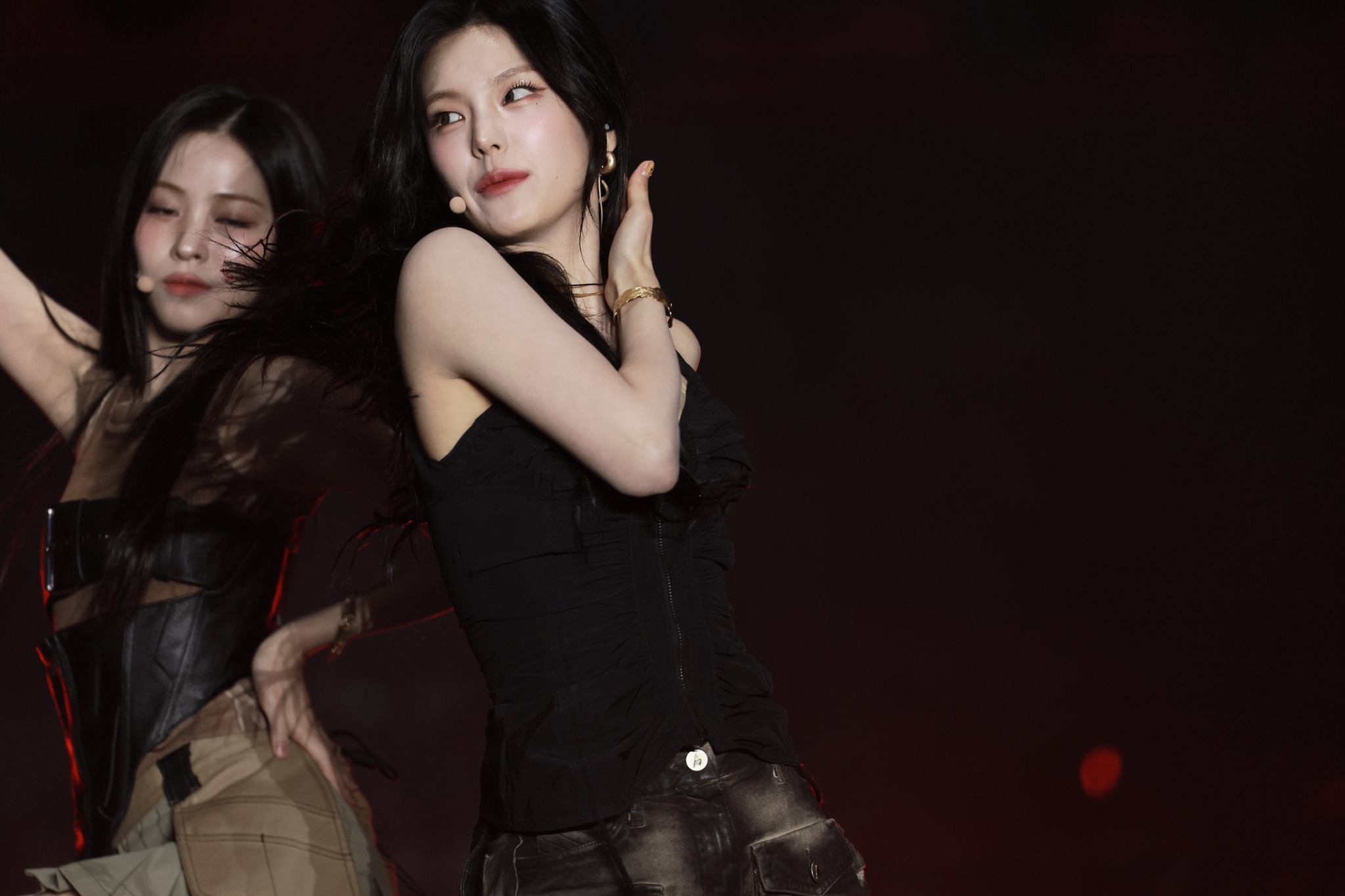 241005 Yeji 2080 pics