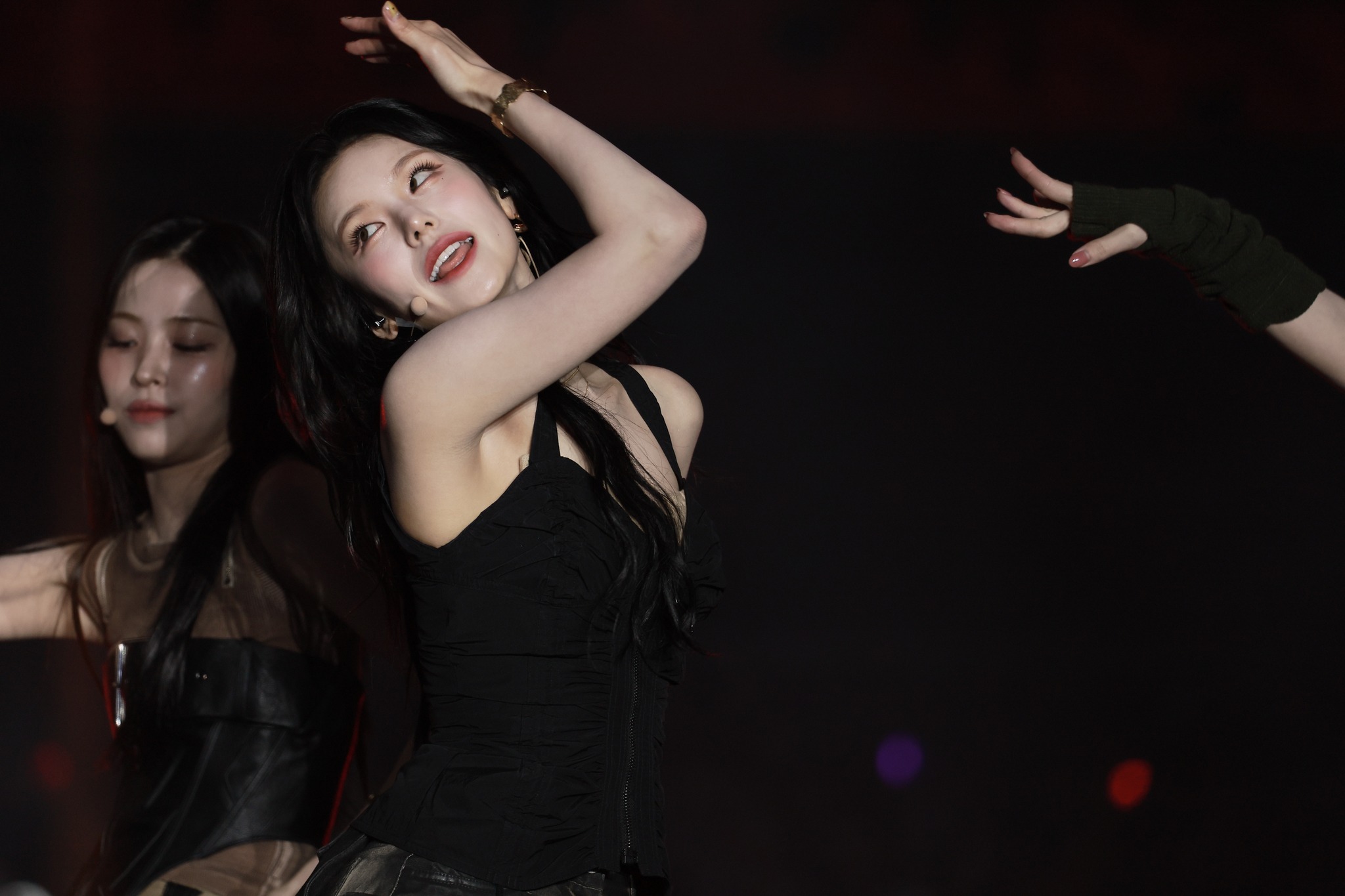 241005 Yeji 2080 pics
