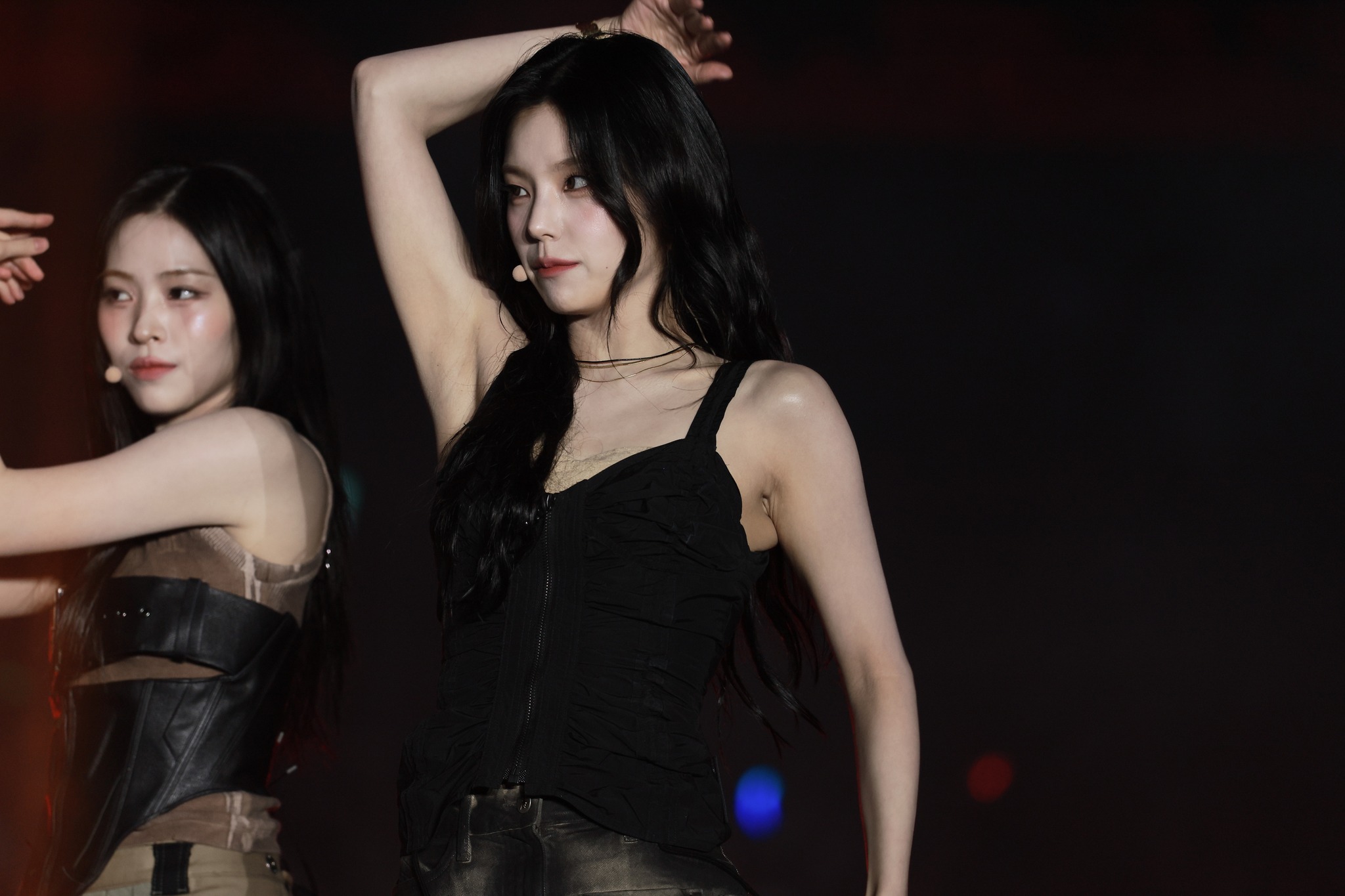241005 Yeji 2080 pics