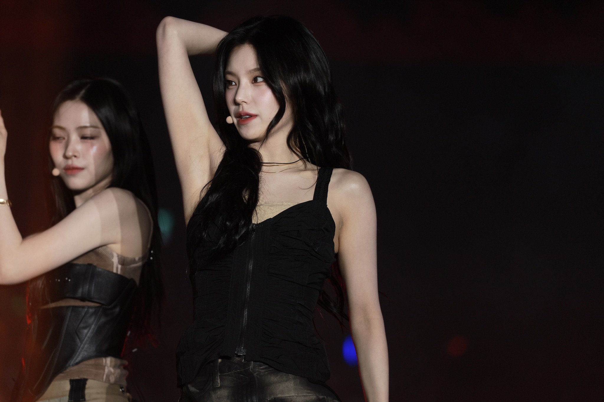 241005 Yeji 2080 pics