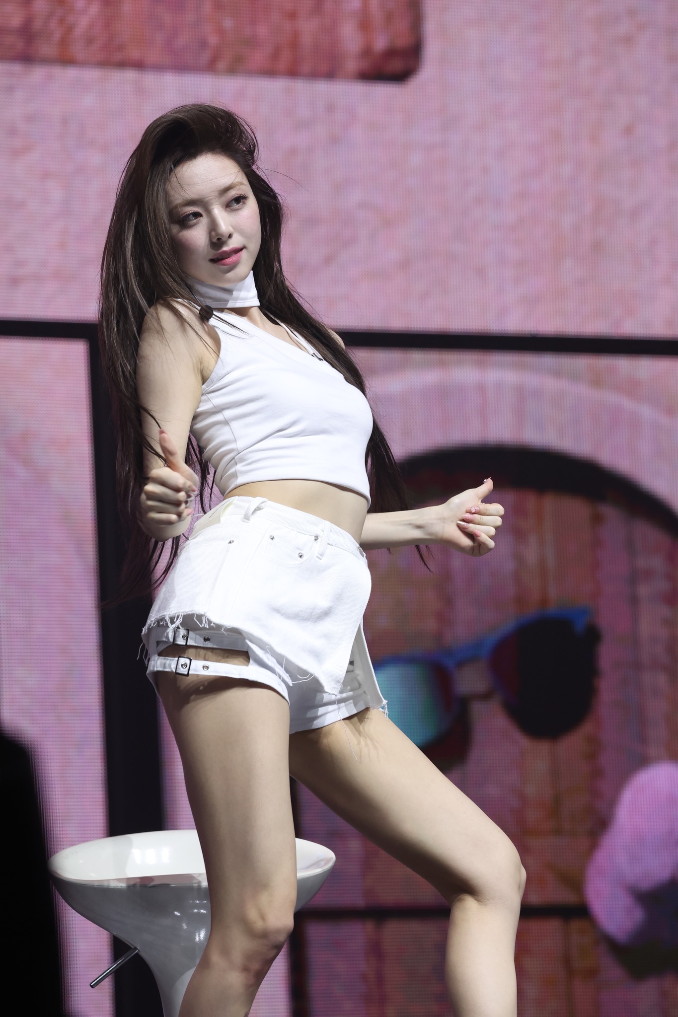 241102 Yuna 4674 pics