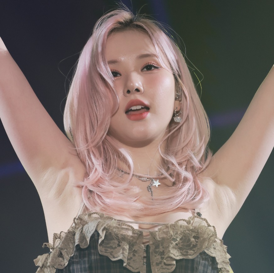 240128 Eunha 3848 pics