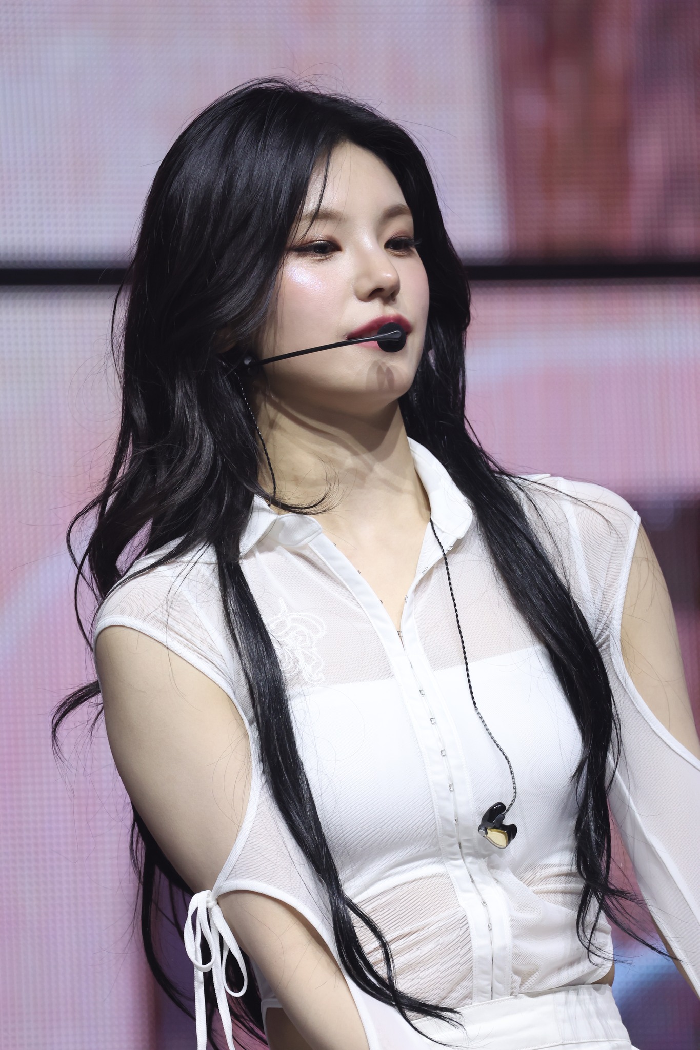 241102 Yeji 3513 pics
