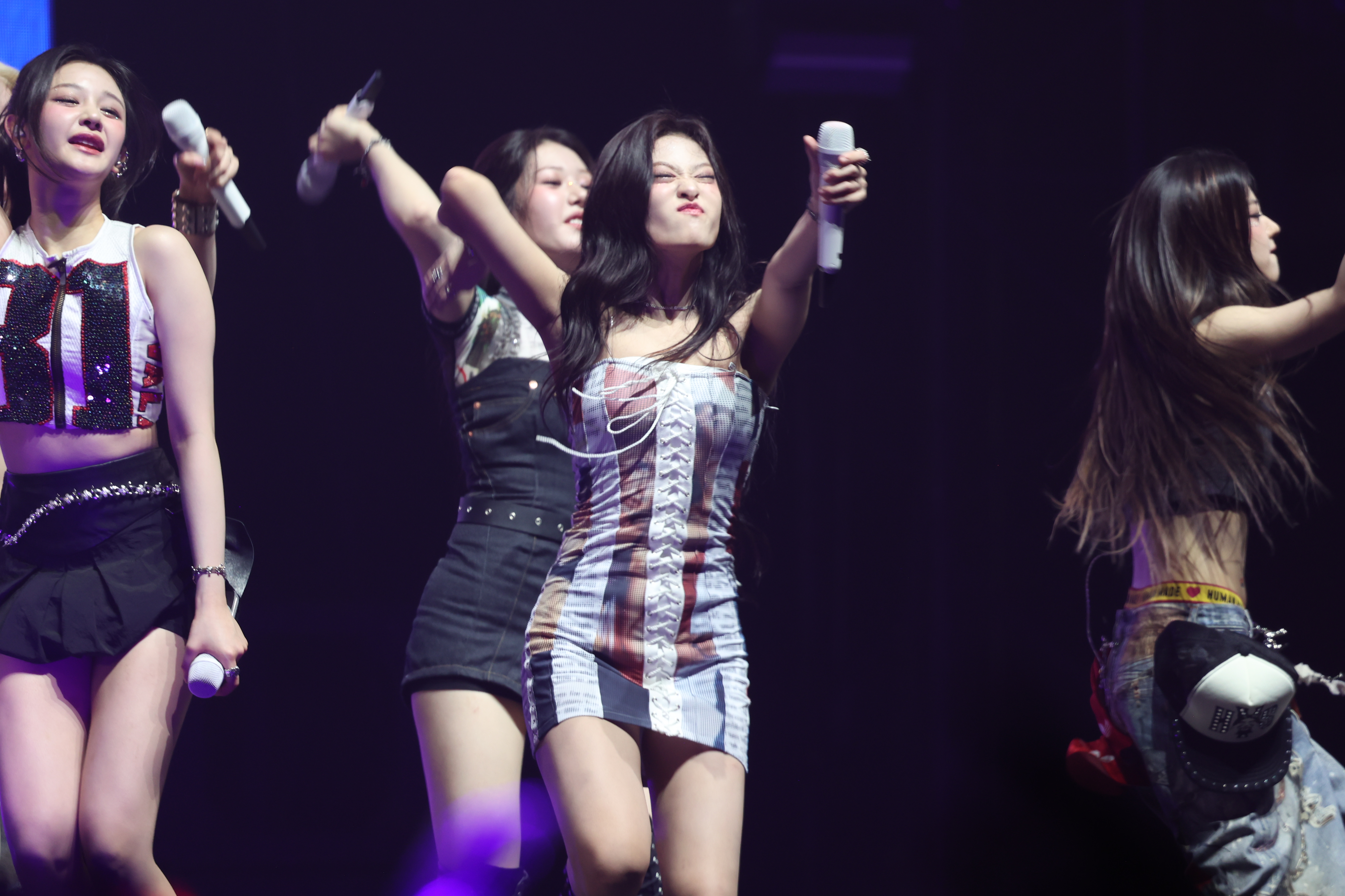 240818 아현 Ahyeon 979 pics